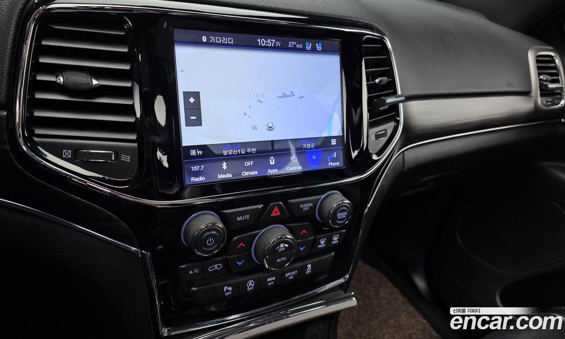 Jeep Grand Cherokee (WK) фото 13