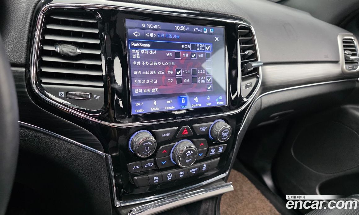 Jeep Grand Cherokee (WK) фото 15