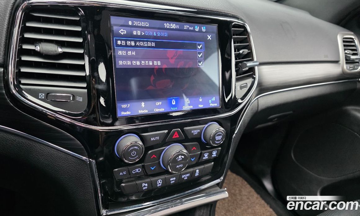 Jeep Grand Cherokee (WK) фото 16