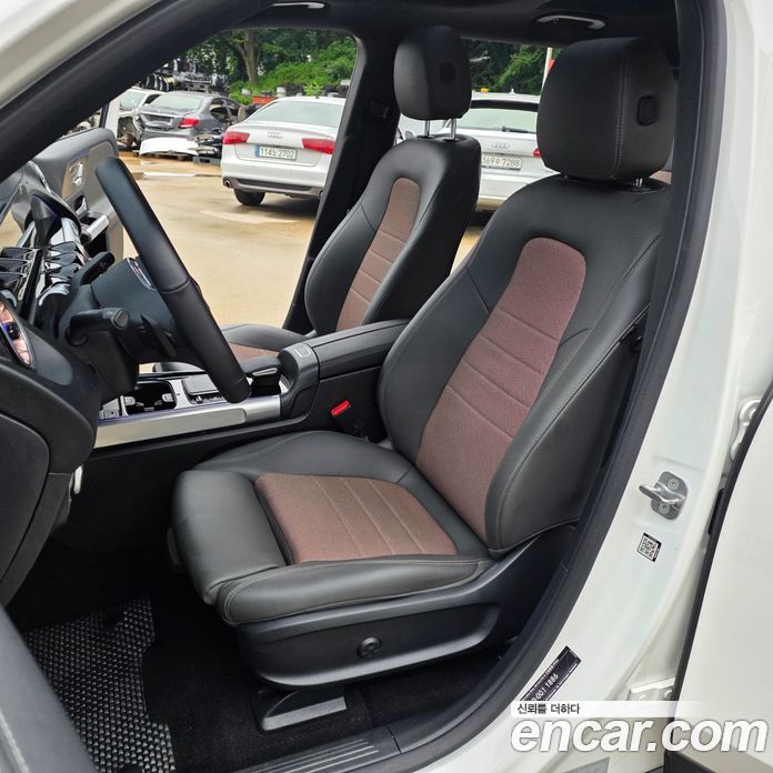 Mercedes-Benz EQB X243 фото 10
