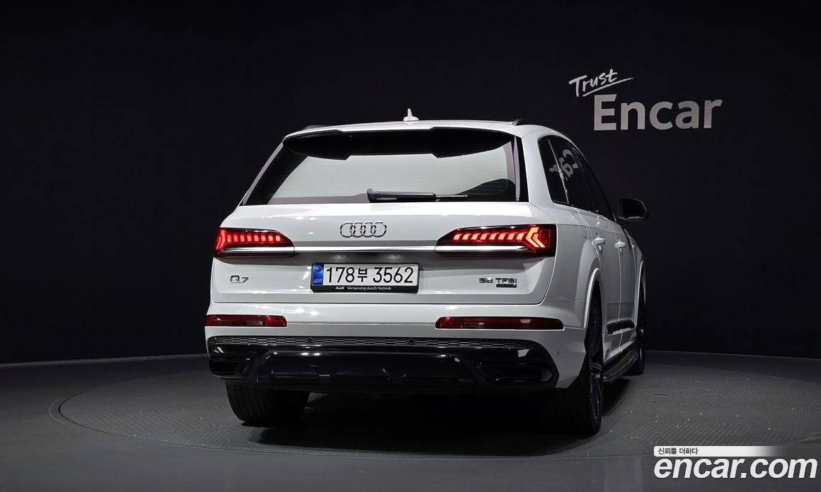 Audi Q7 (4M) фото 4