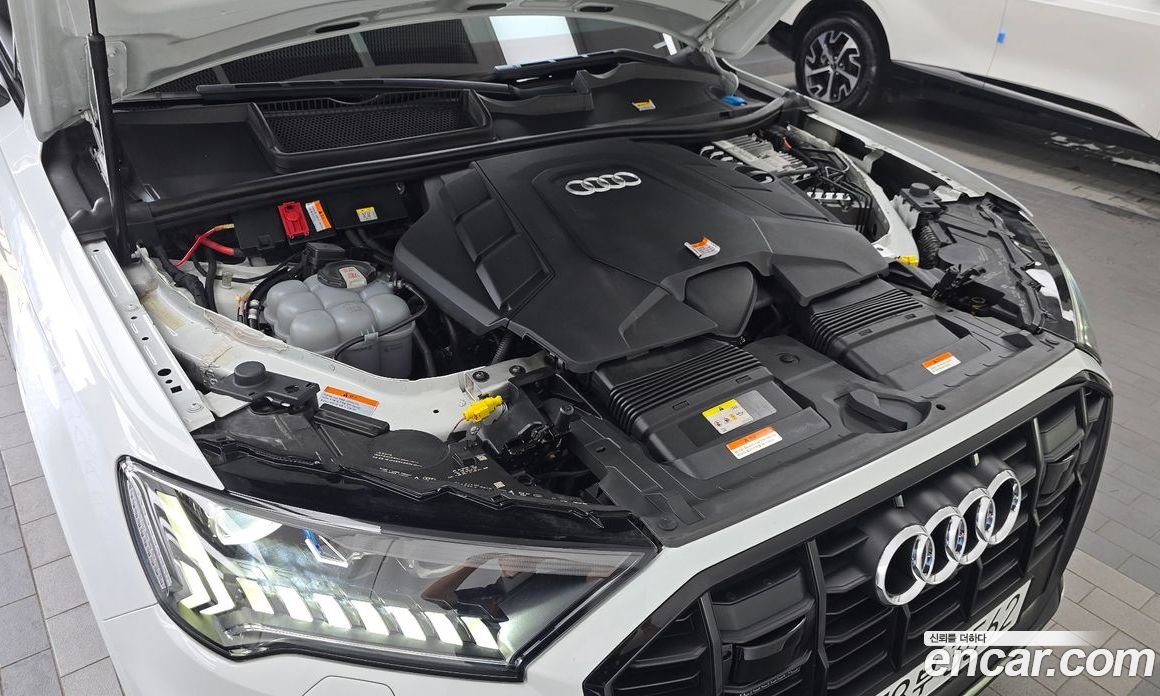 Audi Q7 (4M) фото 6