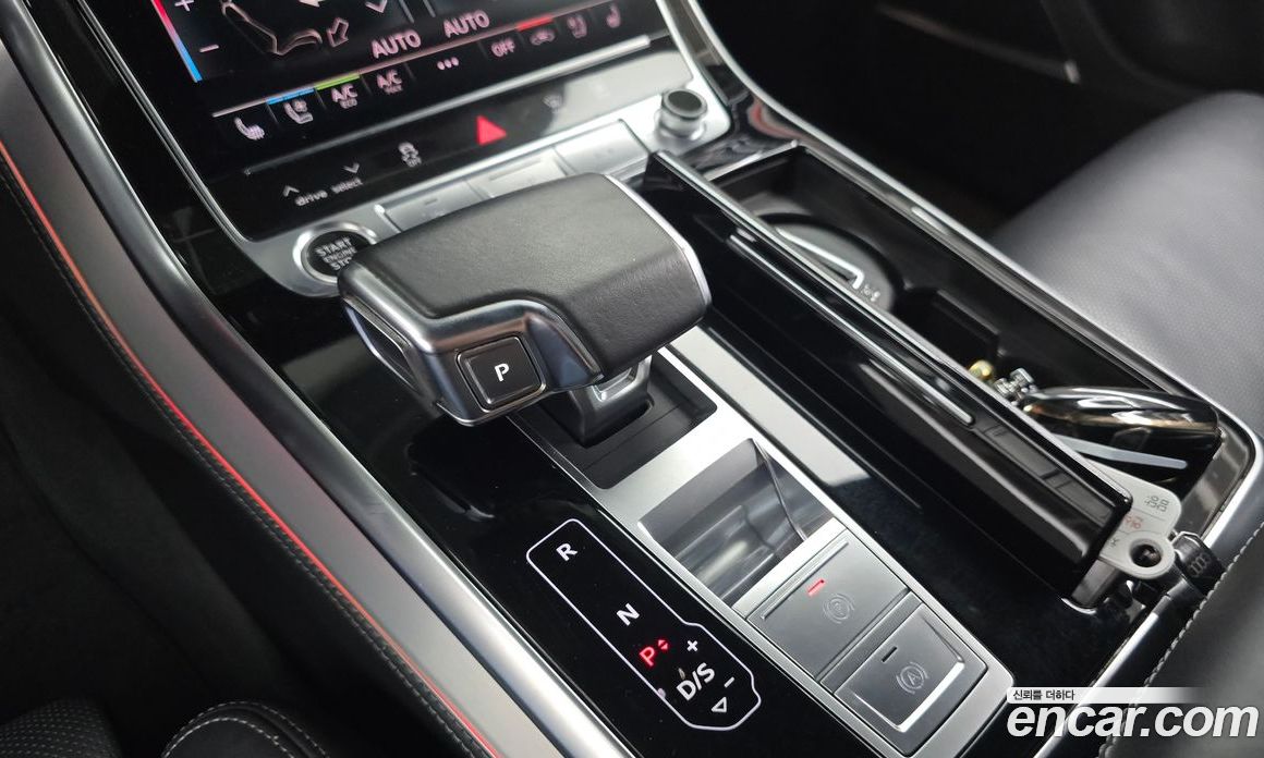 Audi Q7 (4M) фото 9