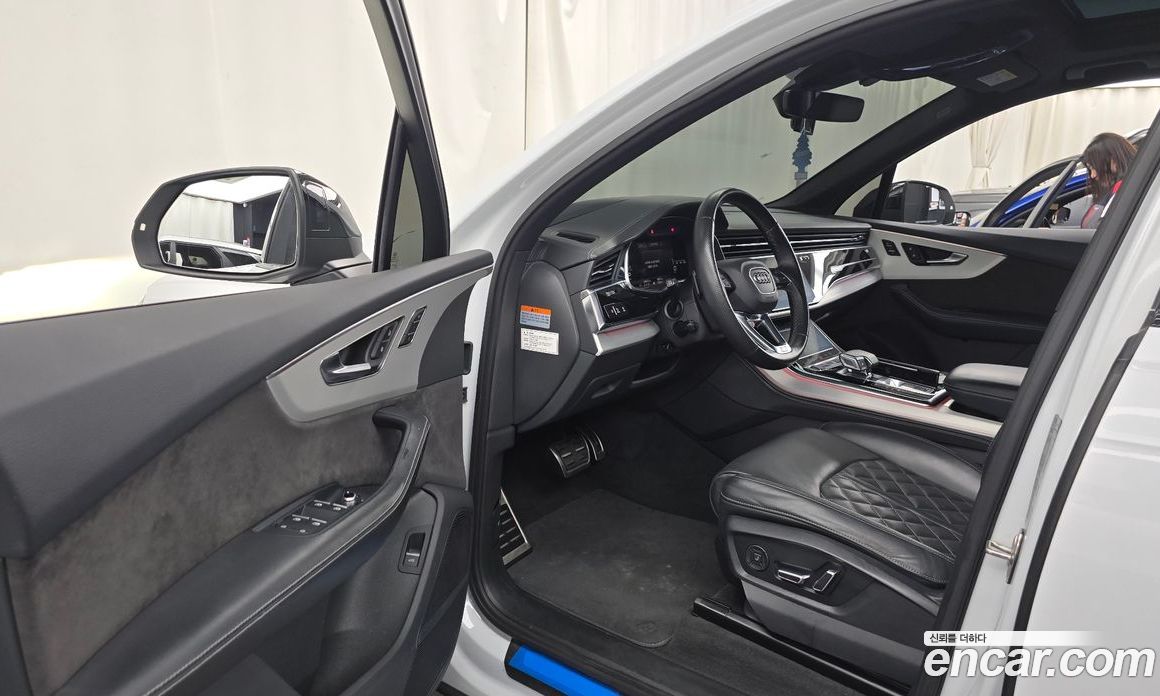 Audi Q7 (4M) фото 10