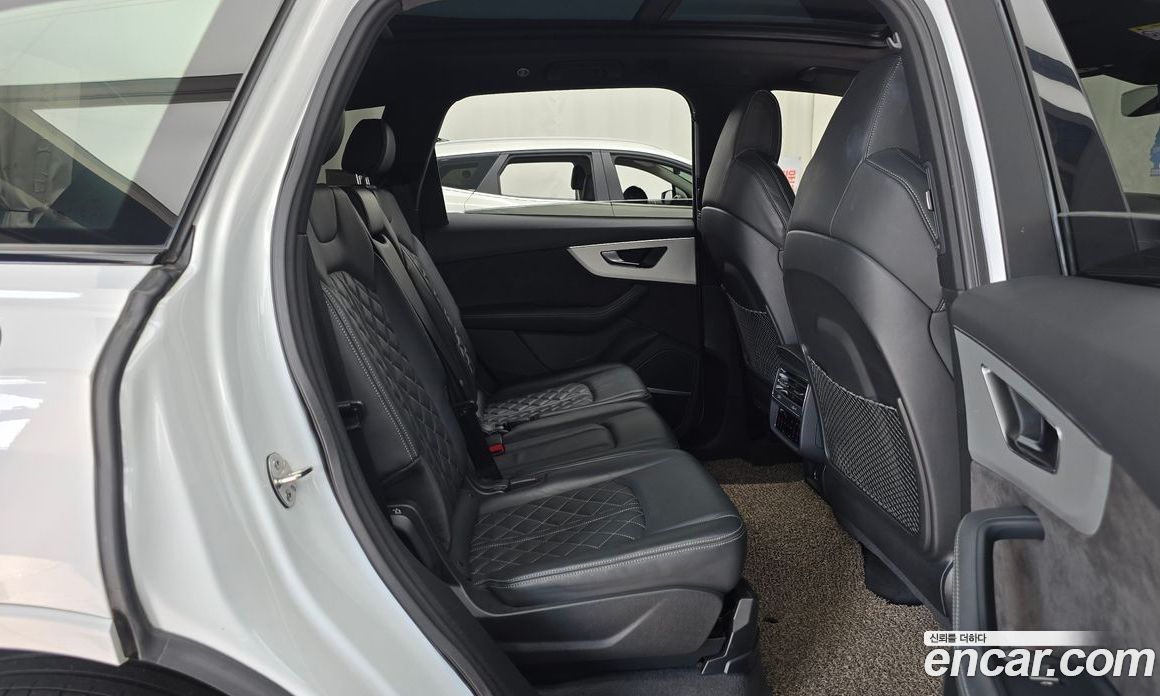 Audi Q7 (4M) фото 12