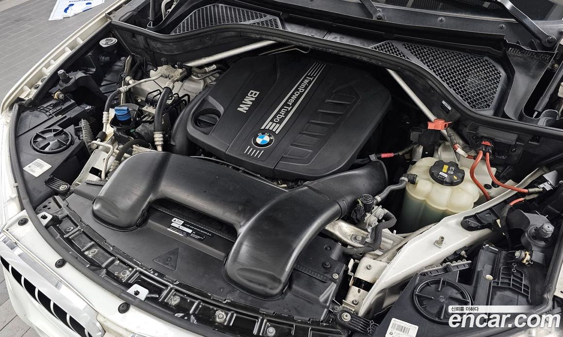 BMW X6 (F16) фото 6