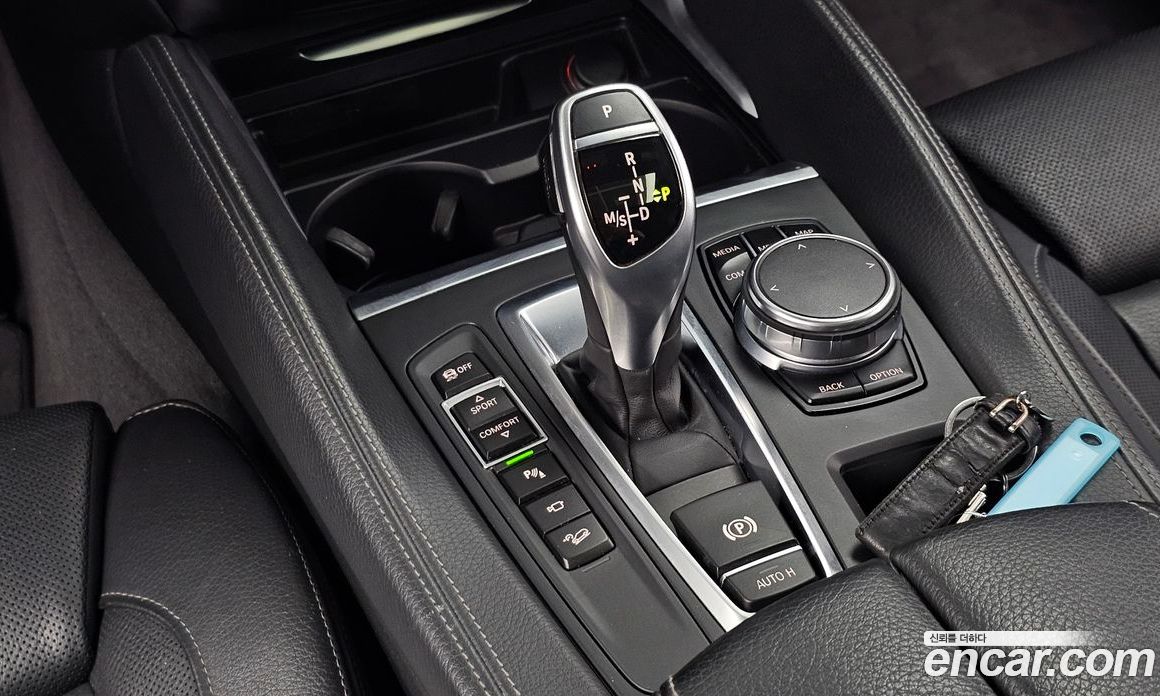 BMW X6 (F16) фото 9