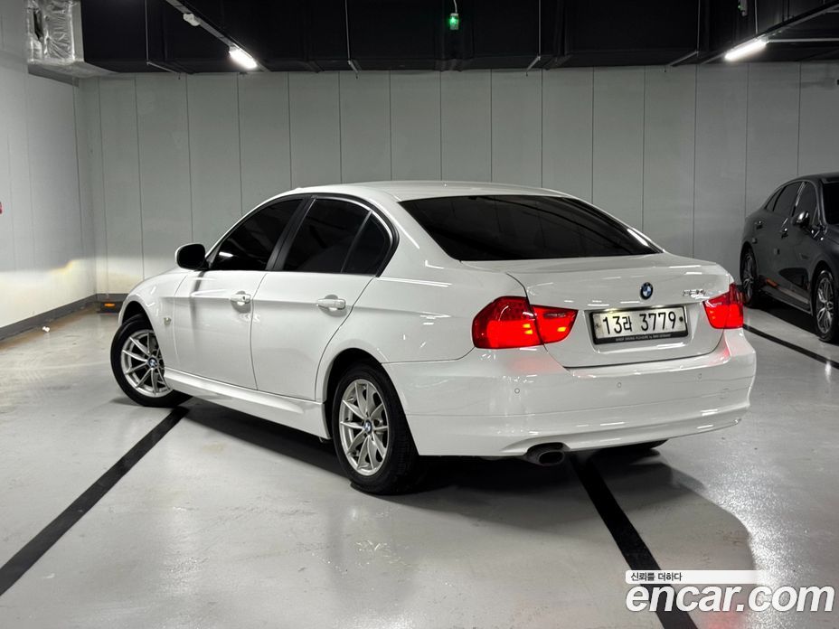 BMW 3-Series (E90) фото 2