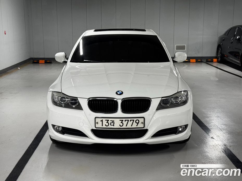 BMW 3-Series (E90) фото 3