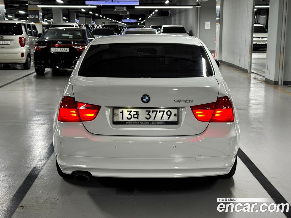 BMW 3-Series (E90) фото 4