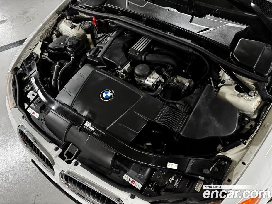BMW 3-Series (E90) фото 6