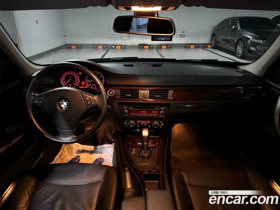 BMW 3-Series (E90) фото 7