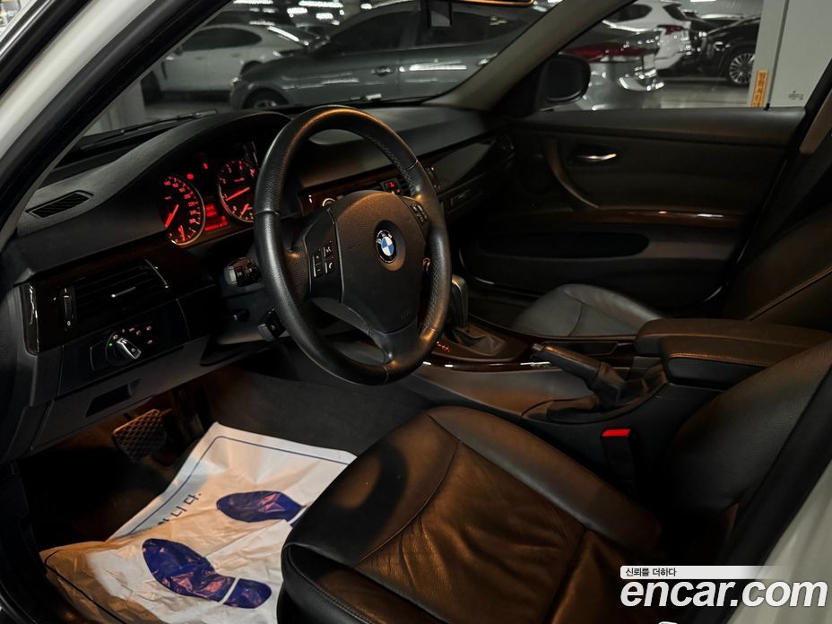 BMW 3-Series (E90) фото 10