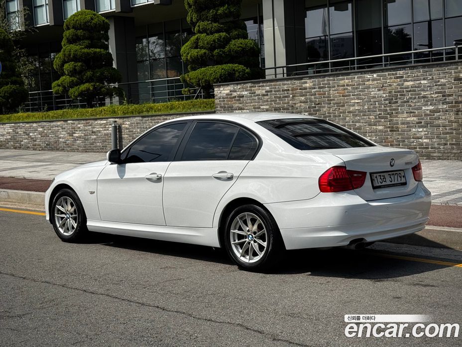 BMW 3-Series (E90) фото 17