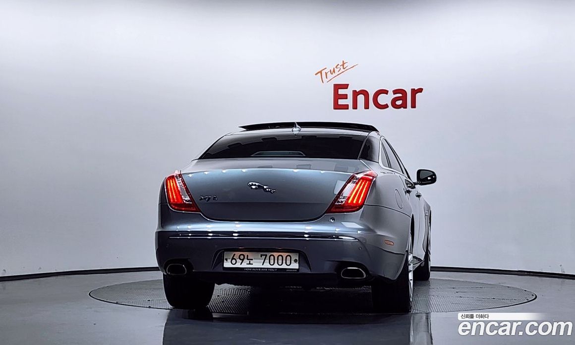 Jaguar XJ Restyling фото 4