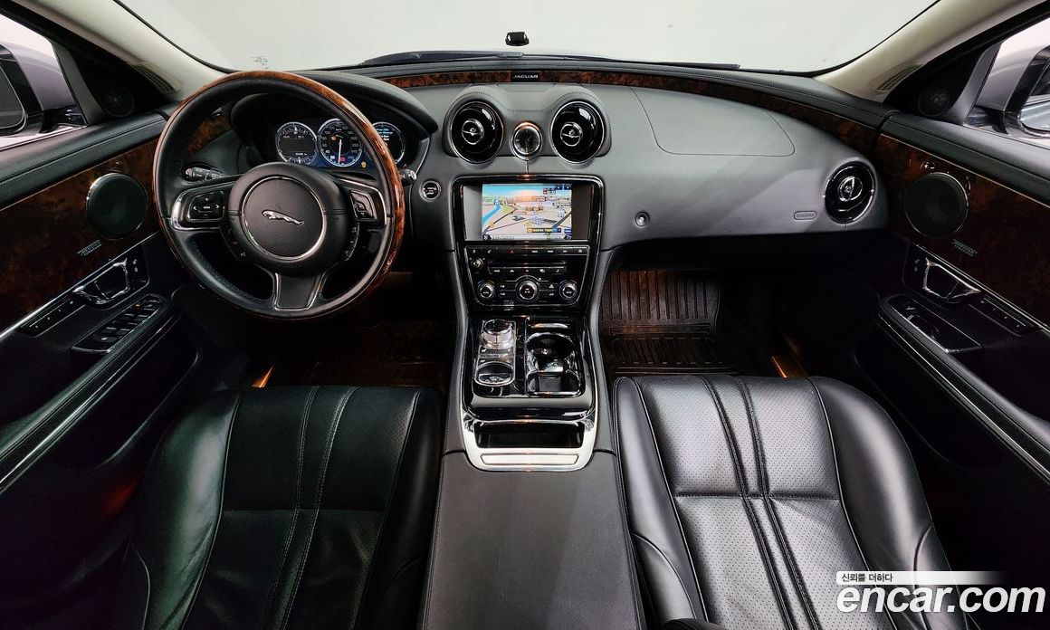 Jaguar XJ Restyling фото 7