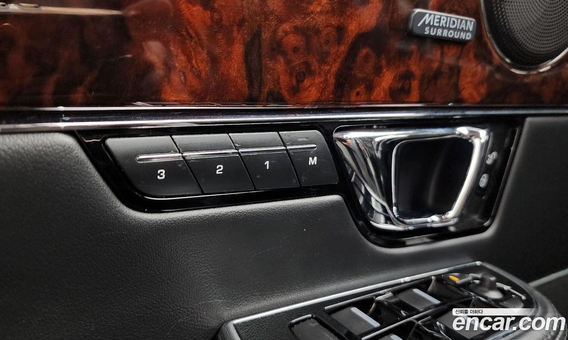 Jaguar XJ Restyling фото 16