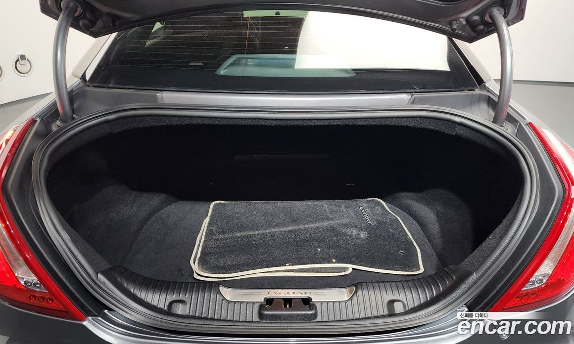 Jaguar XJ Restyling фото 20