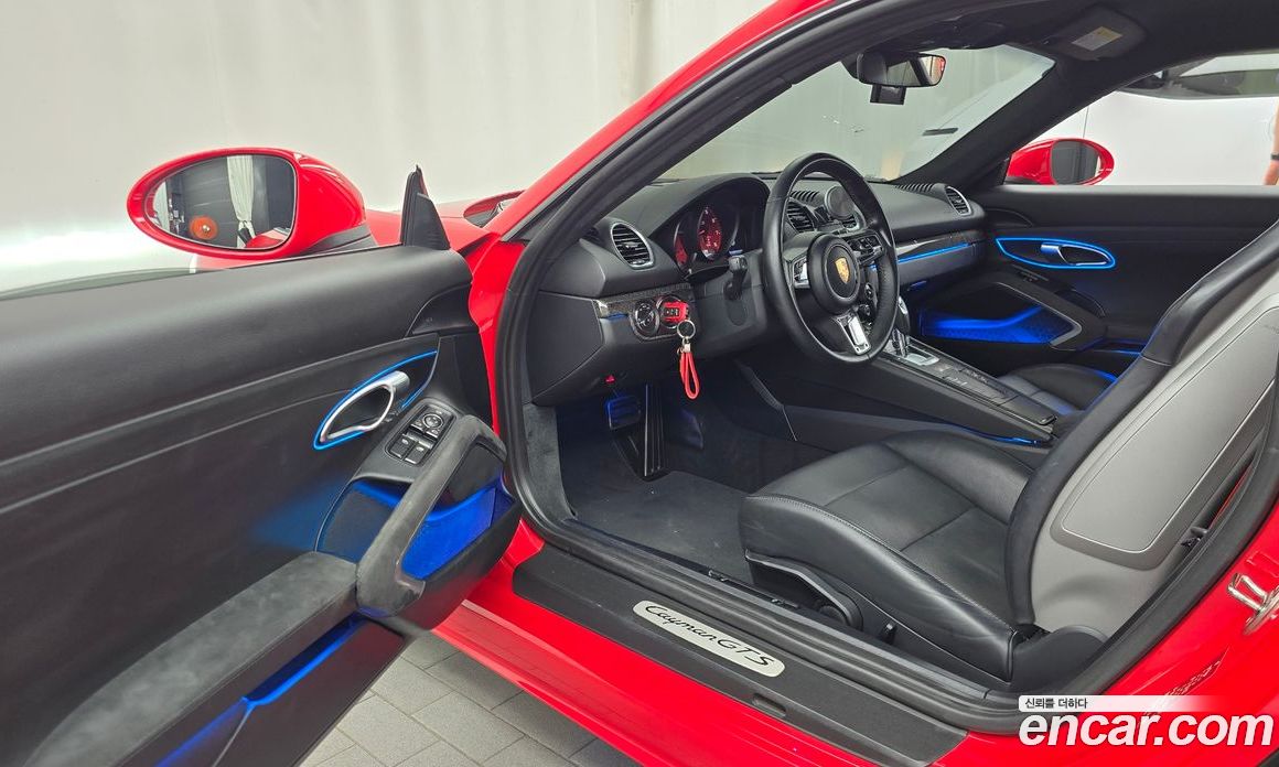 Porsche 718 Cayman фото 10