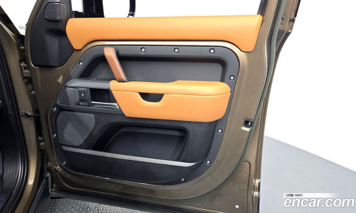 Land Rover Defender (L663) фото 24