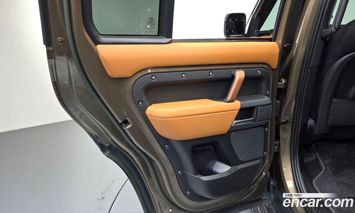 Land Rover Defender (L663) фото 25