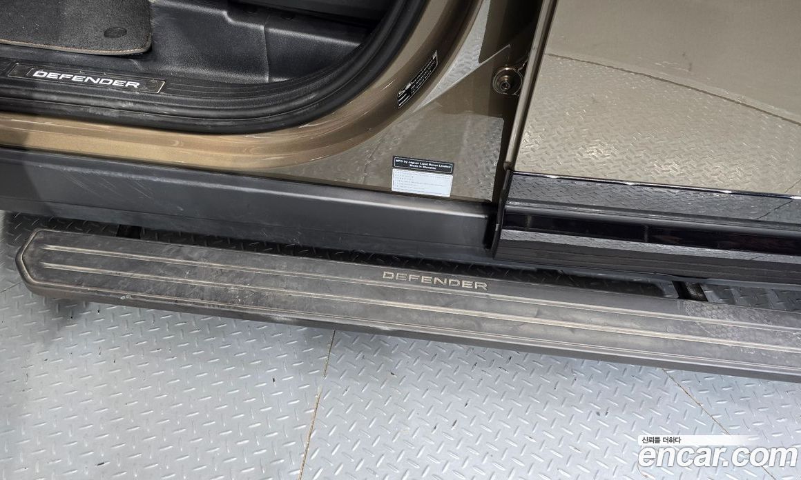 Land Rover Defender (L663) фото 29