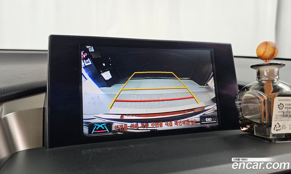 Lexus NX300h фото 15