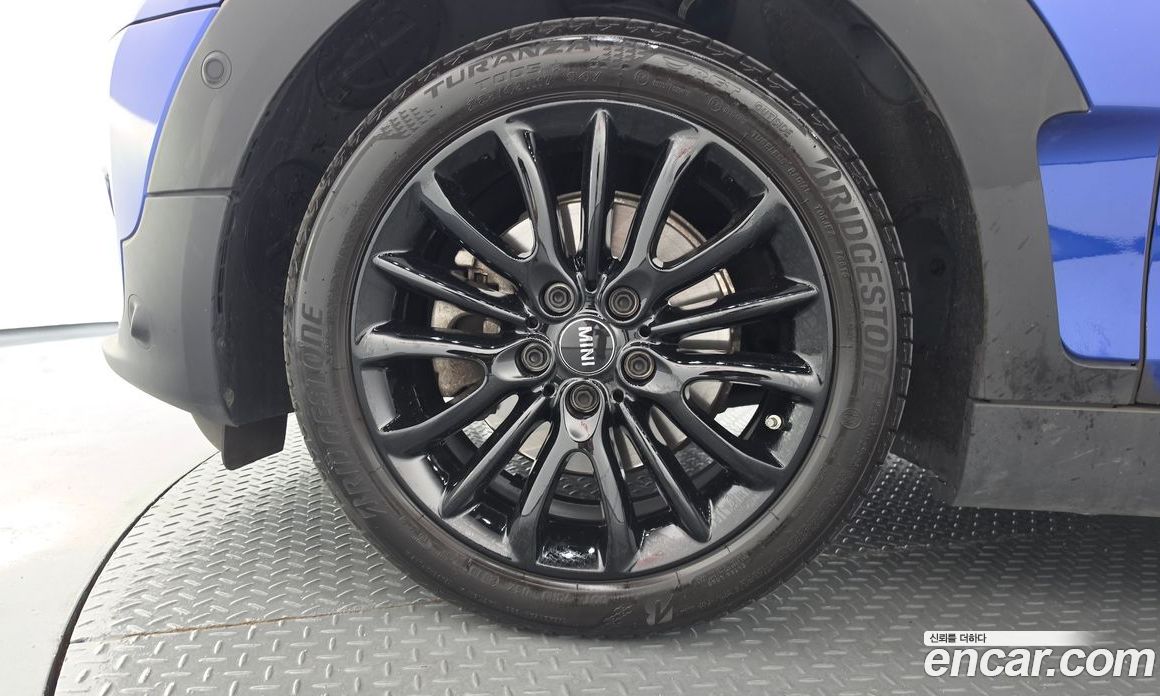 Mini Cooper Clubman фото 5
