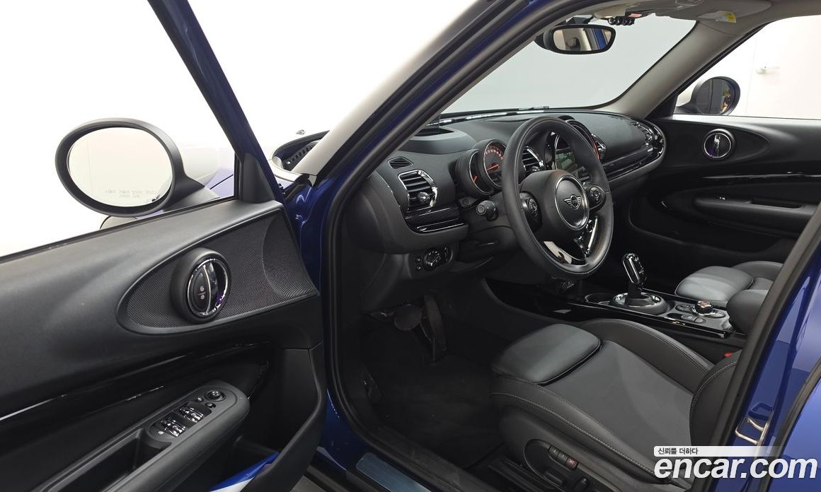 Mini Cooper Clubman фото 10