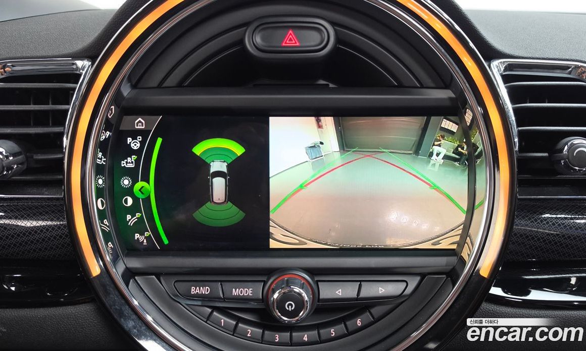 Mini Cooper Clubman фото 14
