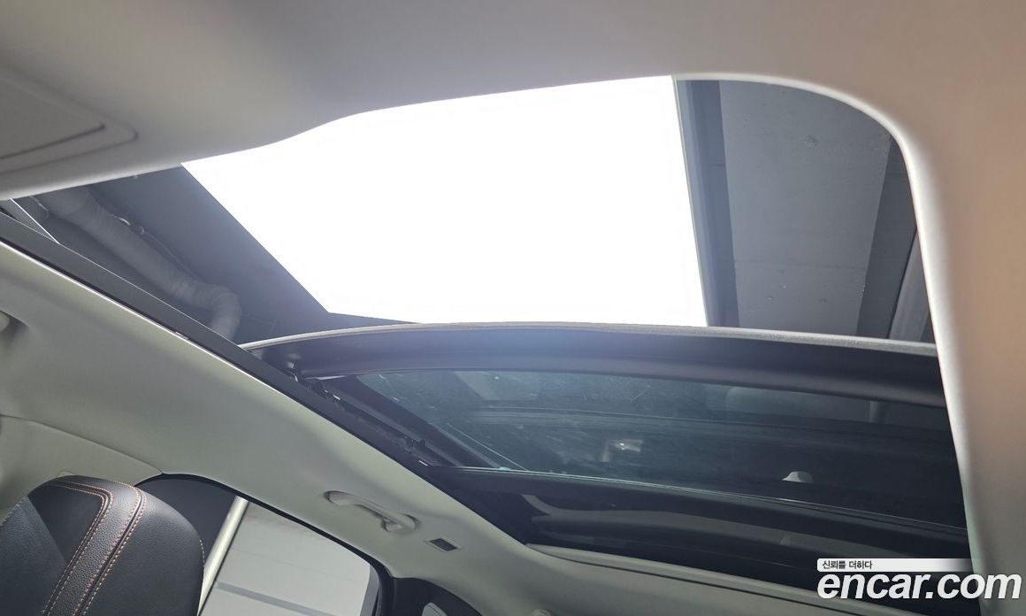 Jaguar F-PACE фото 16