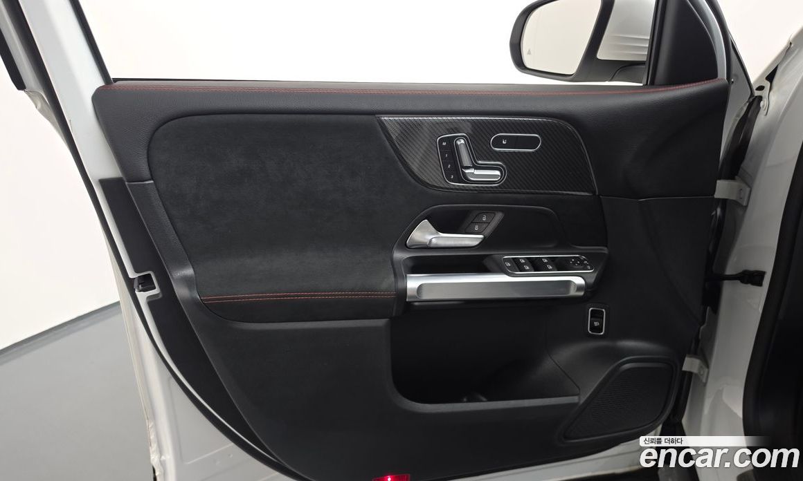 Mercedes-Benz GLB-Class X247 фото 24