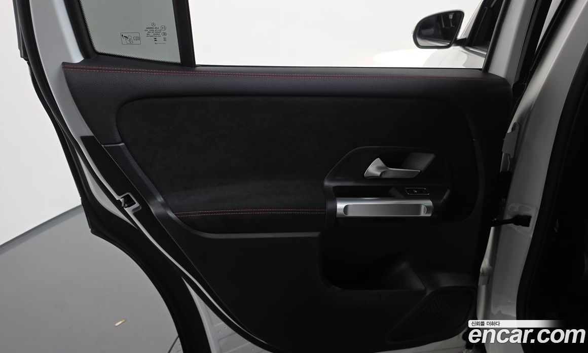 Mercedes-Benz GLB-Class X247 фото 25