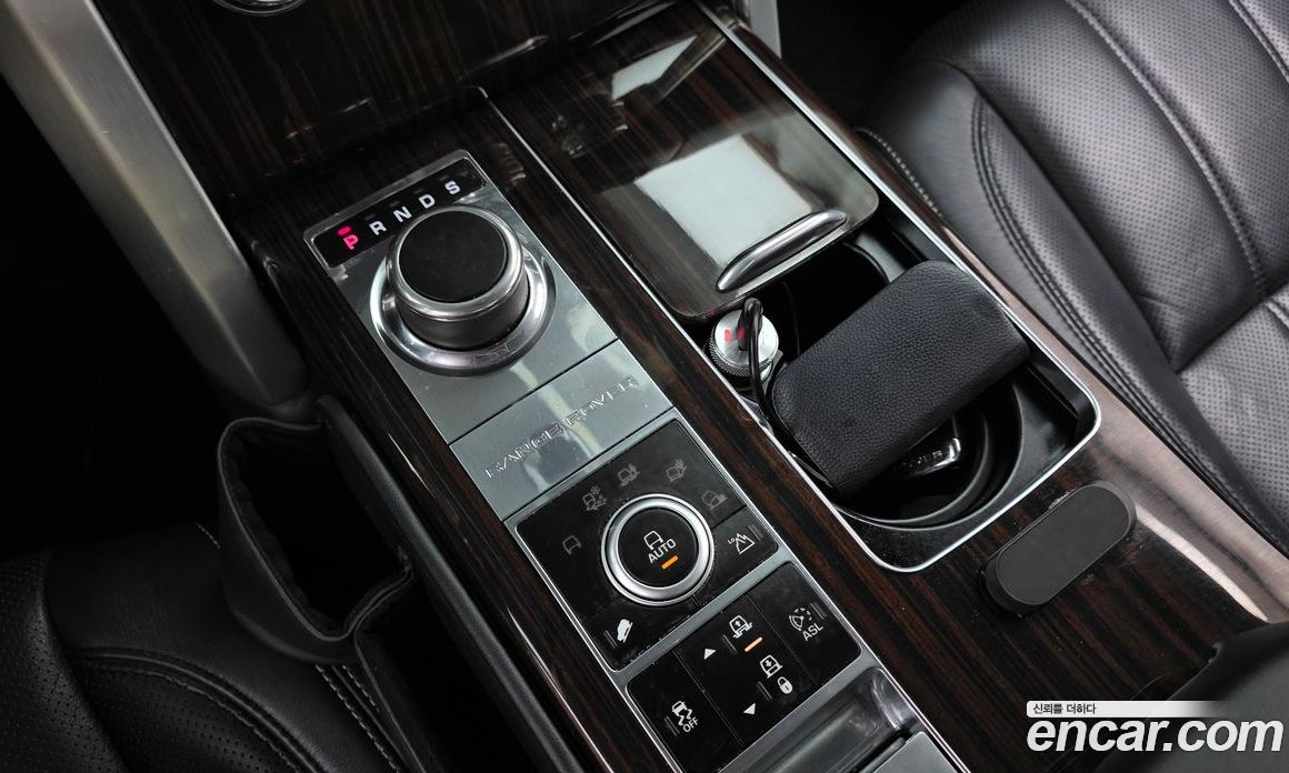 Land Rover Range Rover 4th Gen фото 9