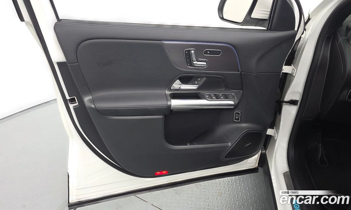 Mercedes-Benz EQA H243 фото 24
