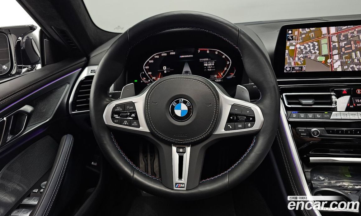 BMW 8-Series (G15) фото 13