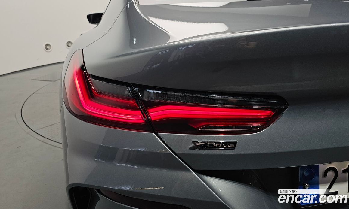 BMW 8-Series (G15) фото 23