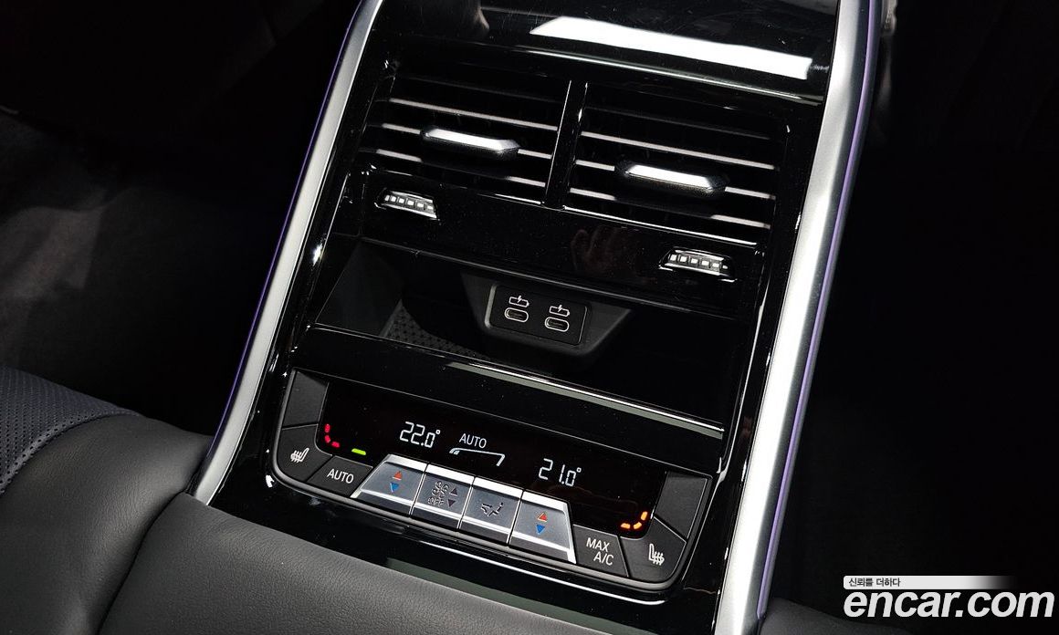 BMW 8-Series (G15) фото 36