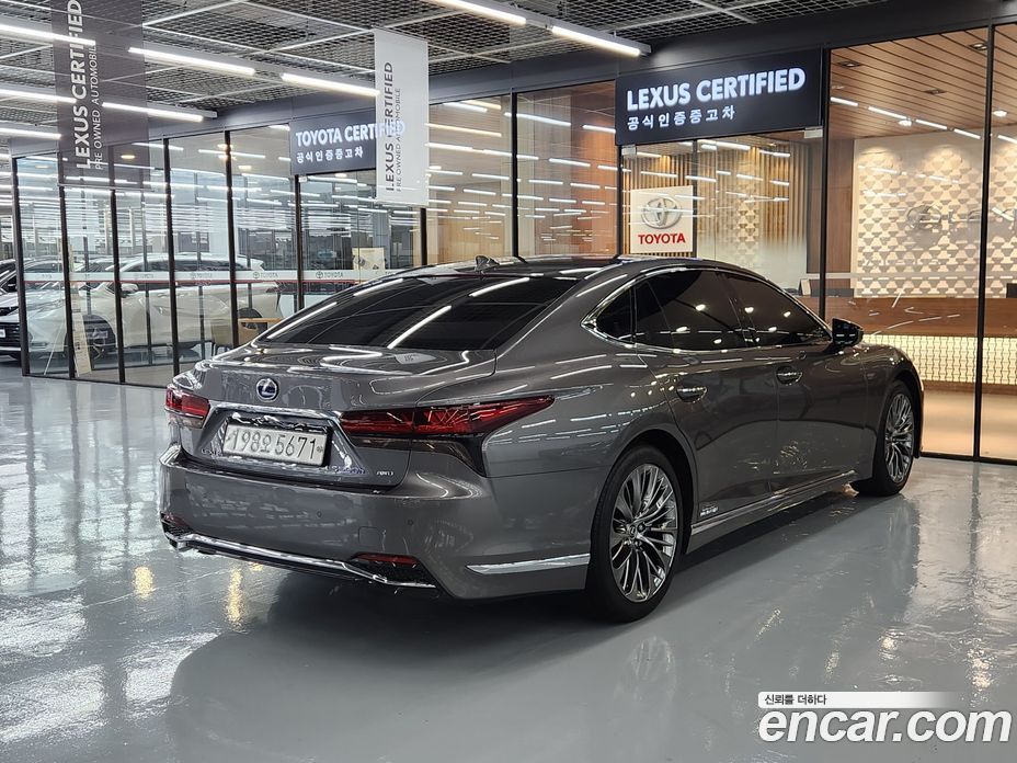 Lexus LS500h 5th Gen фото 2
