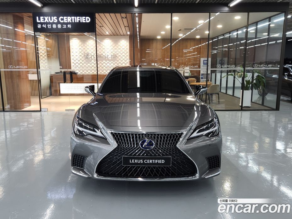 Lexus LS500h 5th Gen фото 3