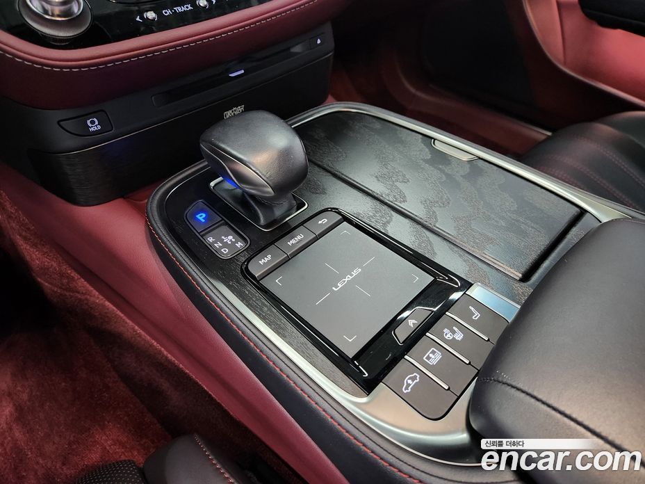 Lexus LS500h 5th Gen фото 9