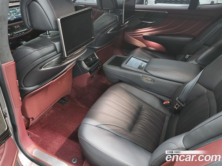 Lexus LS500h 5th Gen фото 11