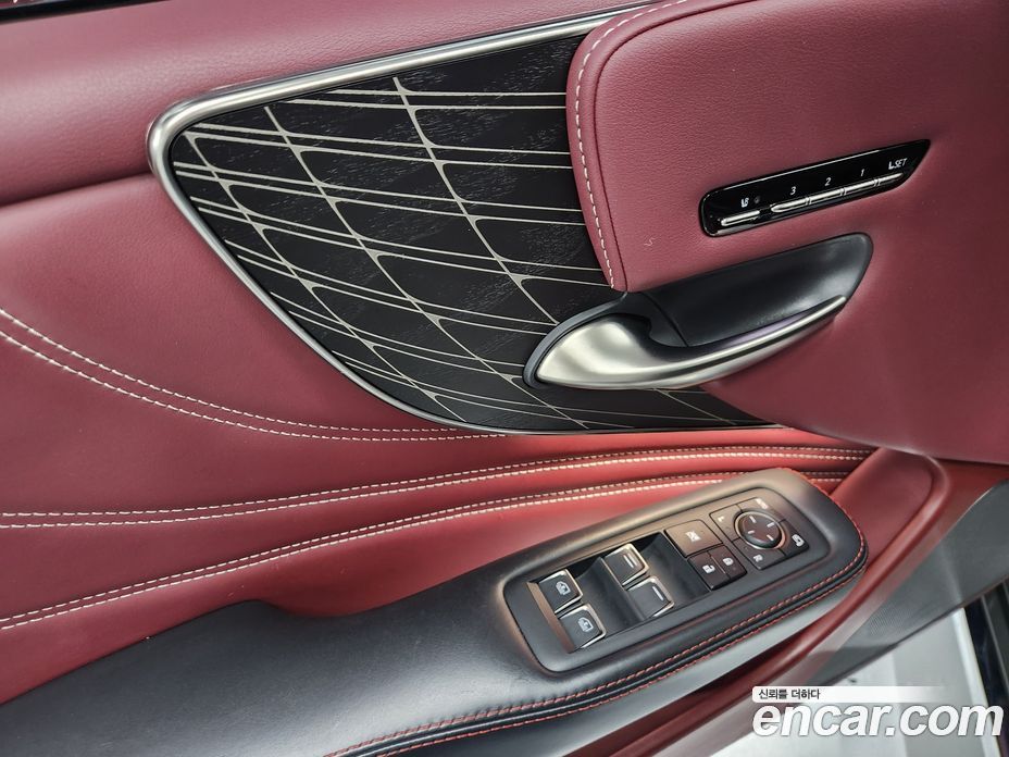 Lexus LS500h 5th Gen фото 12