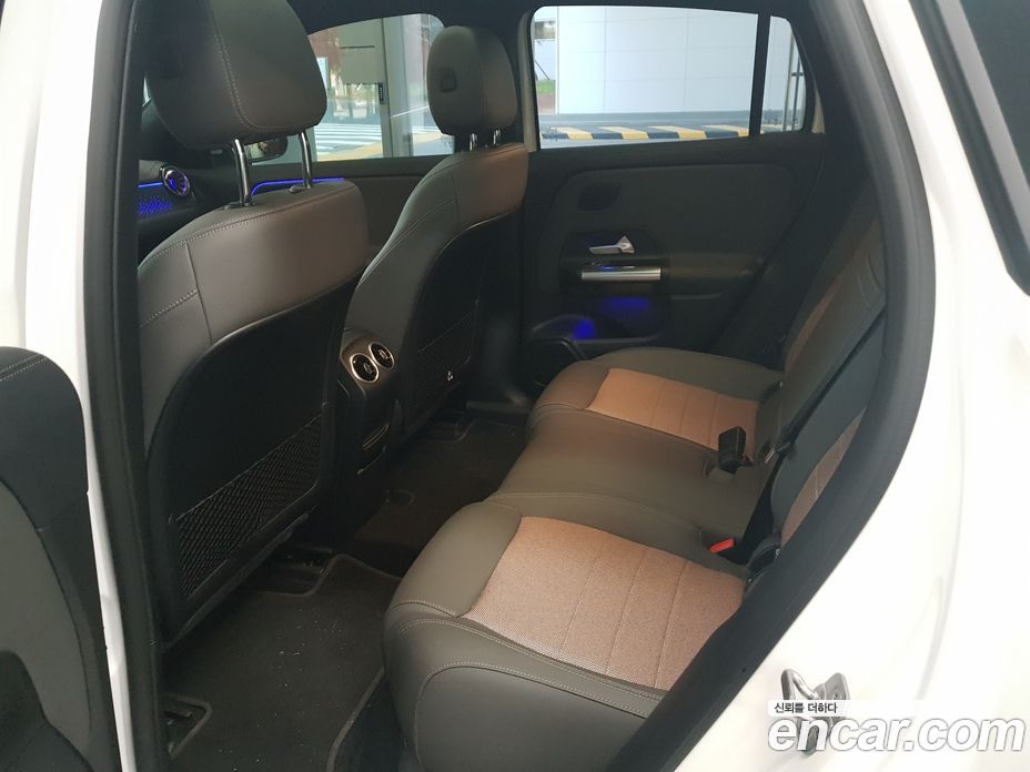 Mercedes-Benz EQA H243 фото 8