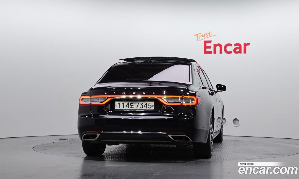 Lincoln Continental 10th Gen фото 4