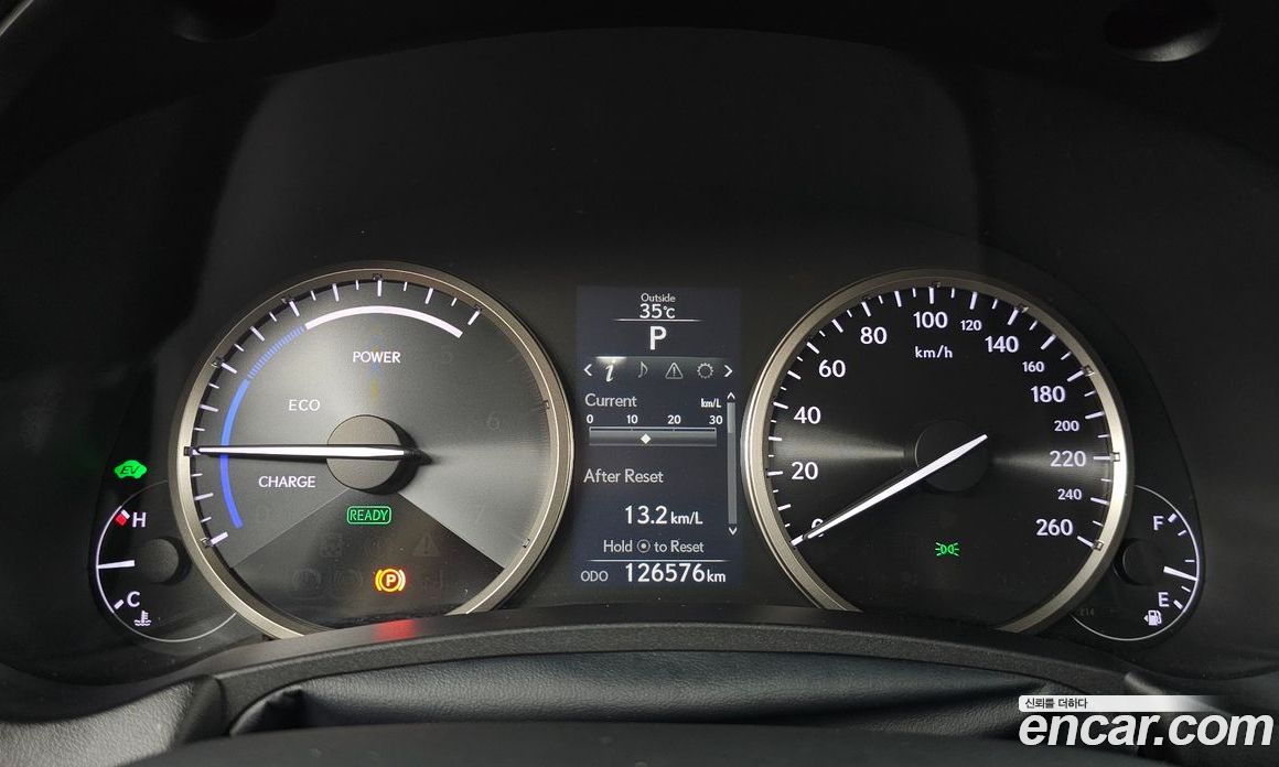 Lexus NX300h фото 8