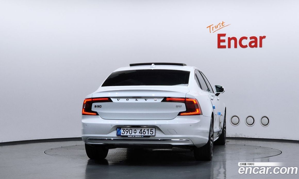 Volvo S90 фото 4