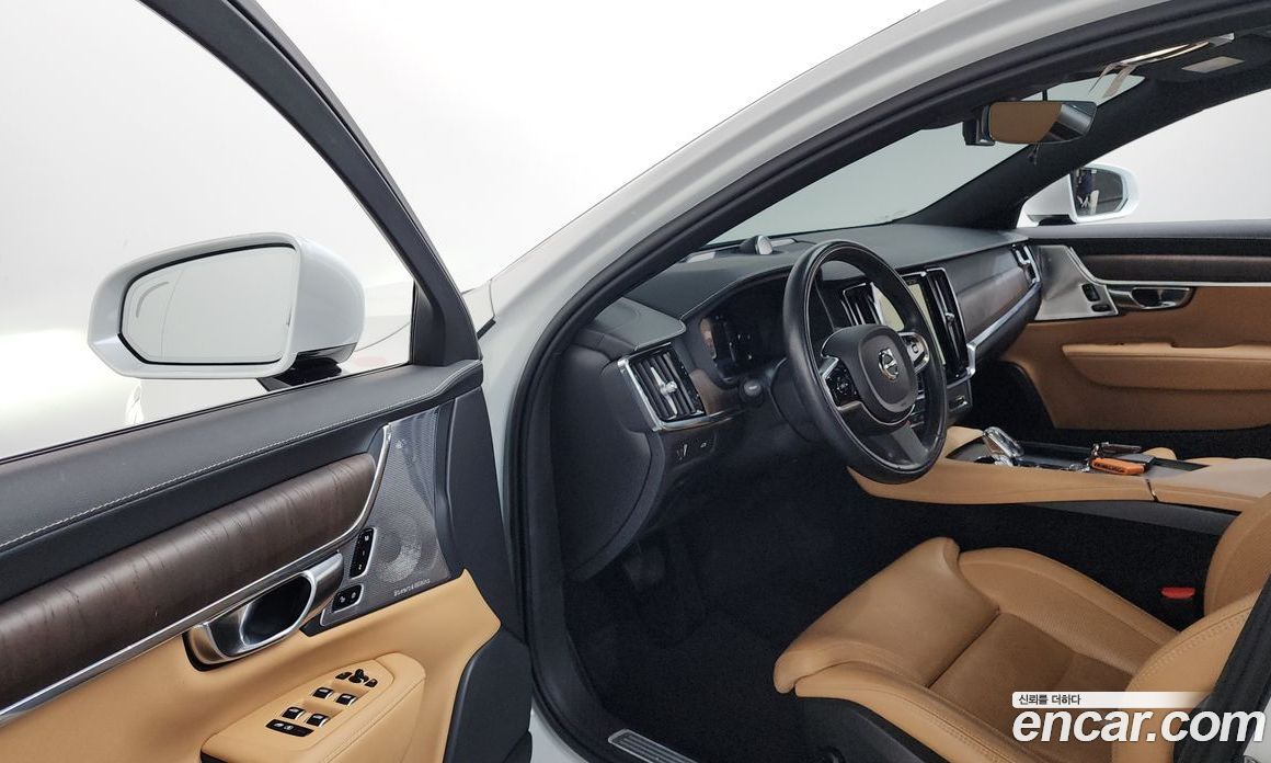 Volvo S90 фото 10