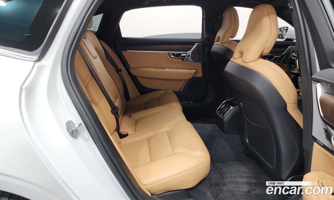 Volvo S90 фото 11