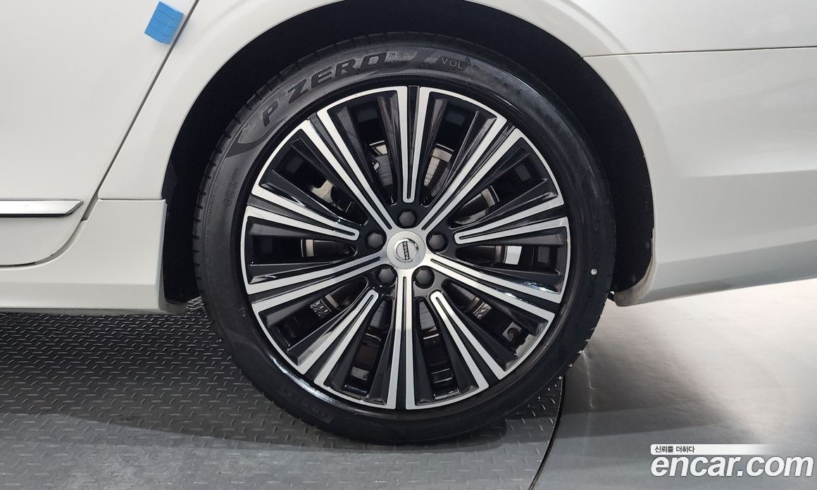 Volvo S90 фото 21